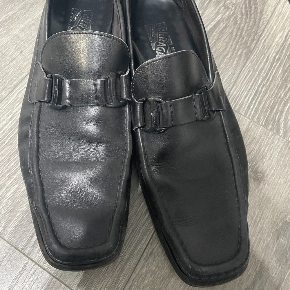 Salvatore Ferragamo Size 9 Used Dress shoes